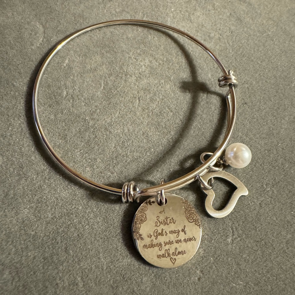 A sister, is God‘s way of making sure we never walk alone bracelet